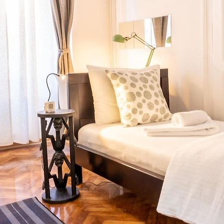 Central And Comfy 2Bdr Apartment Near Parliament Belgrado Exterior foto