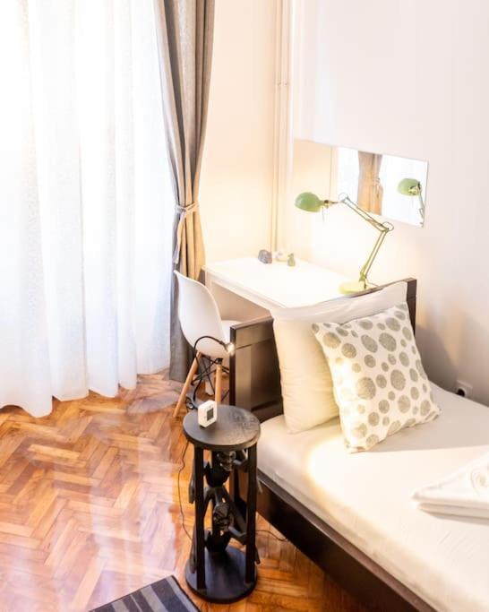 Central And Comfy 2Bdr Apartment Near Parliament Belgrado Exterior foto